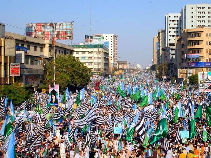 A 2011 protest in Pakistan in favor of maintaining the blasphemy law. (By Asianet-Pakistan, Shutterstock.com)